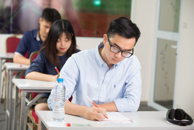 Kỹ năng dự đoán thông tin khi làm bài thi TOEIC Listening