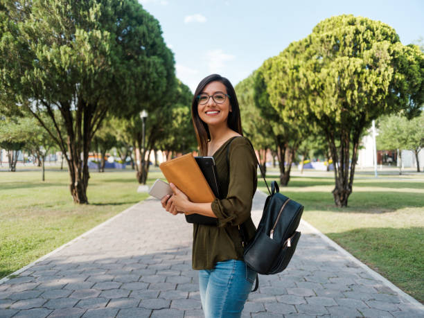 Mỗi trường đại học sẽ có tiêu chuẩn ngoại ngữ đầu ra khác nhau
